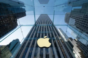 iPhone duke përdorur reagimin haptik të ekranit.