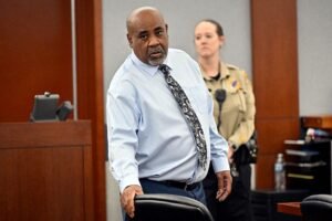 Pas gati 30 vitesh, një juri në Las Vegas shpalli fajtor Duane “Keffe D” Davis për vrasjen e Tupac Shakur. Ai përballet me burgim të përjetshëm.