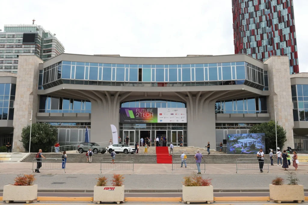 Startup World Cup Albania 2026 zhvillohet sot në Tiranë Takimet mes startup-eve, investitorëve dhe kompanive janë një nga komponentët kryesorë të Future2Tech.