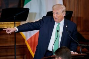 Presidenti amerikan Donald Trump dhe kryeministri irlandez Micheál Martin gjatë takimit në Dublin,