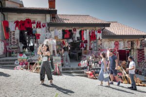  Turistë në rivierën shqiptare gjatë sezonit veror 2026