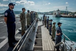 Rreth 5,000 marinsa dhe pjesëtarë të ekuipazhit amerikan kanë mbërritur në Pattaya pas 286 ditësh në det, duke i dhënë një shtysë turizmit lokal.