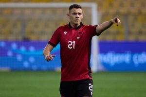 Kristjan Asllani shënon për Shqipërinë ndaj San Marinos në Air Albania