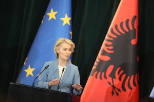 Ursula von der Leyen gjatë vizitës në Tiranë për negociatat e Shqipërisë me BE-në